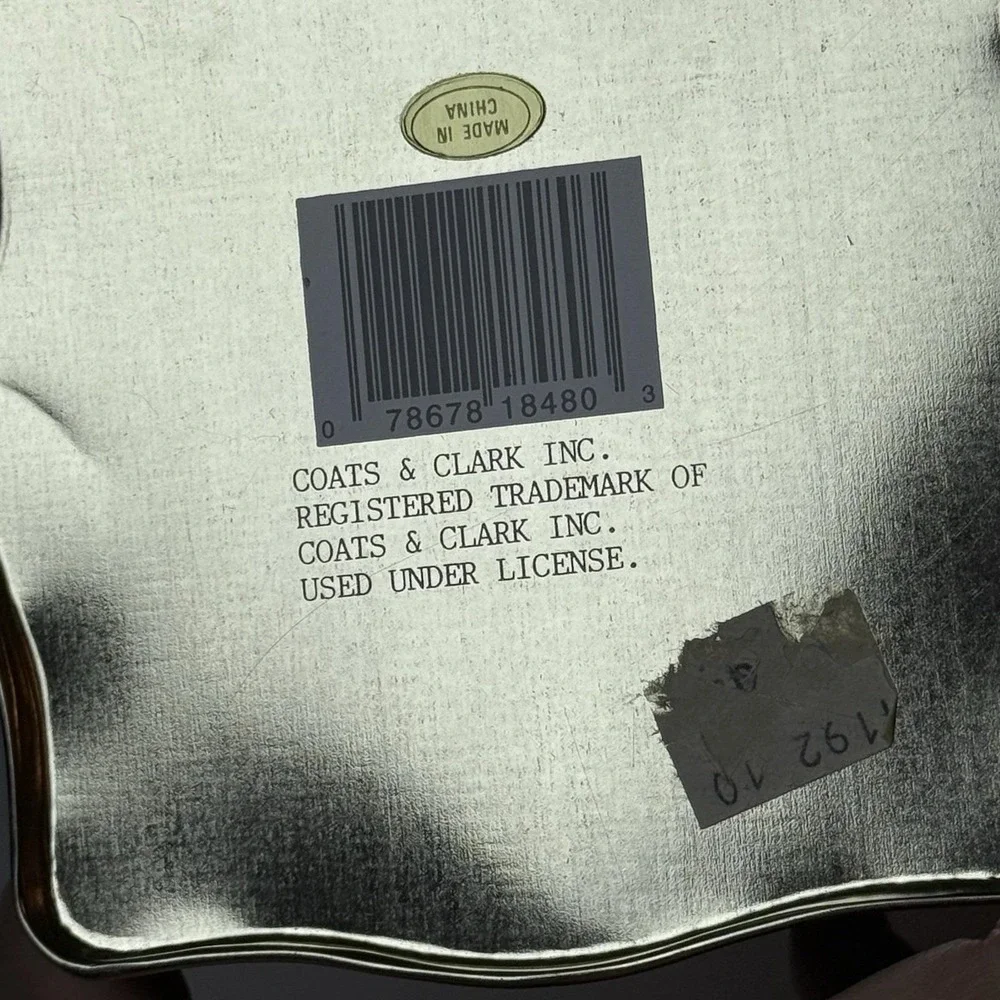 Vintage Clark's O.N.T. Spool Cotton Tin Blue Gold Advertising Sewing Can‎
